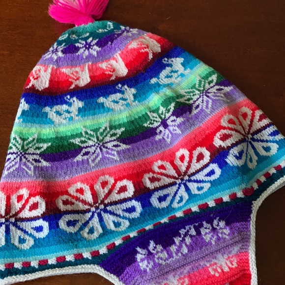 Handmade Peruvian Chullo hat from the mountains near Cusco - Picture 2 of 6